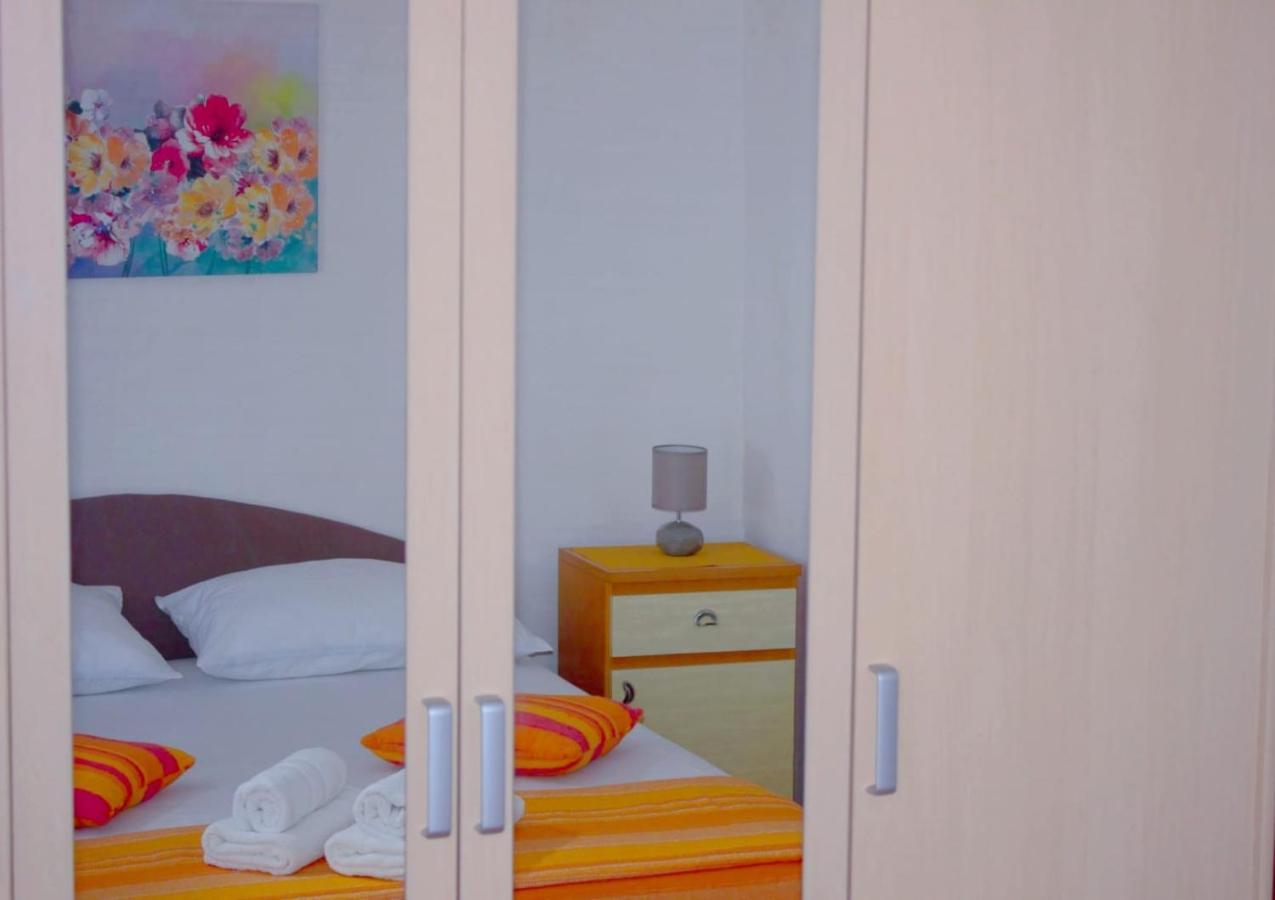 Apartment Ema Trogir Eksteriør billede
