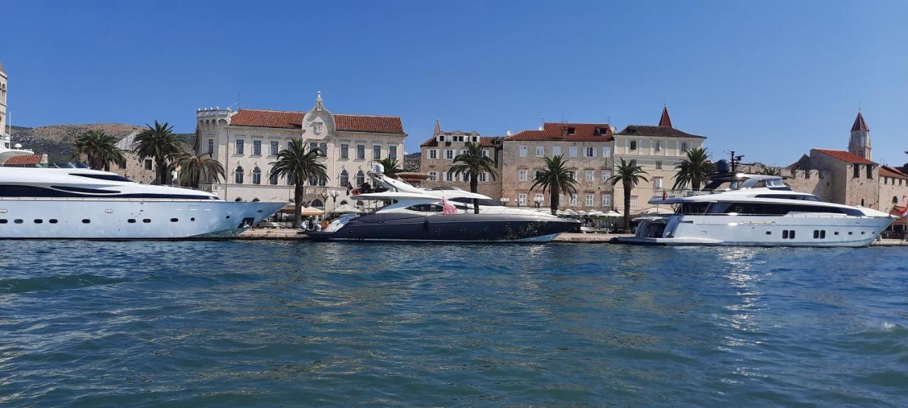 Apartment Ema Trogir Eksteriør billede